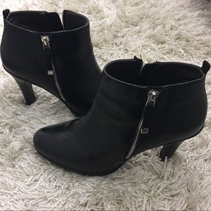 Tahari TERRY 10M Leather Double Zip Ankle Boots